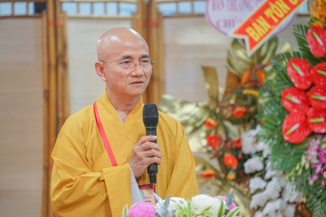 Thượng tọa Thích Thiện Quý đại diện Ban Hoằng pháp GHPGVN TP.HCM chia sẻ tại buổi tọa đàm