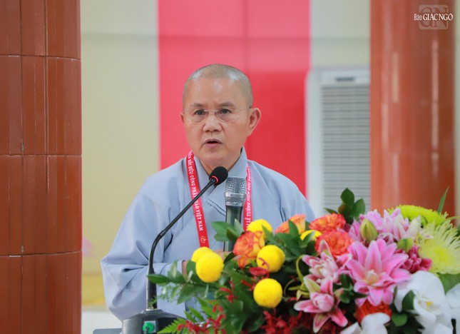 Ni sư Thích nữ Như Nguyệt báo cáo đề dẫn