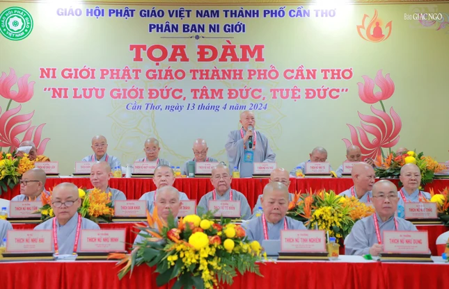 Ni trưởng Thích nữ Như Như, Phó Thường trực Phân ban Ni giới T.Ư trả lời câu hỏi phản biện