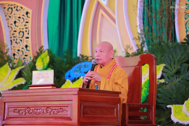 Trưởng lão Hòa thượng Thích Thiện Nhơn ban đạo từ chứng minh