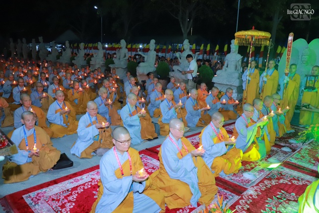 Nguyện không cô phụ ân đức như trời biển mà Đức Thánh Tổ Ni và các bậc Ni lưu trưởng bối đã dày công bồi đắp