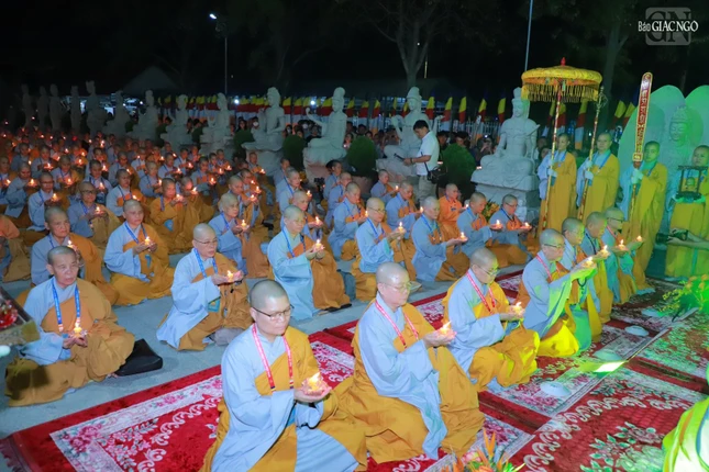 Nguyện không cô phụ ân đức như trời biển mà Đức Thánh Tổ Ni và các bậc Ni lưu trưởng bối đã dày công bồi đắp