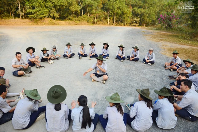 Sinh hoạt vòng tròn - Ảnh: Bình San