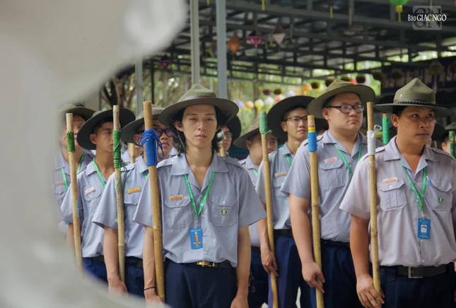 Huynh trưởng Gia đình Phật tử luôn tu học và huấn luyện nhằm xây dựng nếp sống tinh thần, hoàn thiện phẩm chất đạo đức, nâng cao kiến thức tổng quát, có năng lực chuyên môn và tinh thần sáng tạo để hướng dẫn tu học cho đoàn sinh Gia đình Phật tử - Ảnh: Dương Bá