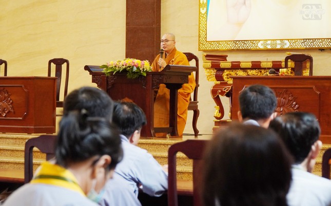 Đại đức Thích Tâm Đức thuyết giảng về "Mười hạnh nguyện Phổ Hiền trong đời sống"