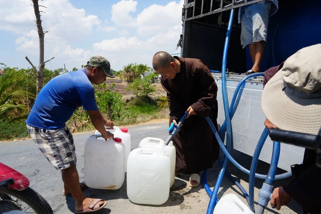 Ngày 30-4, chương trình "Giọt nước nghĩa tình" sẽ tiếp tục tại H.Tân Trụ, Long An