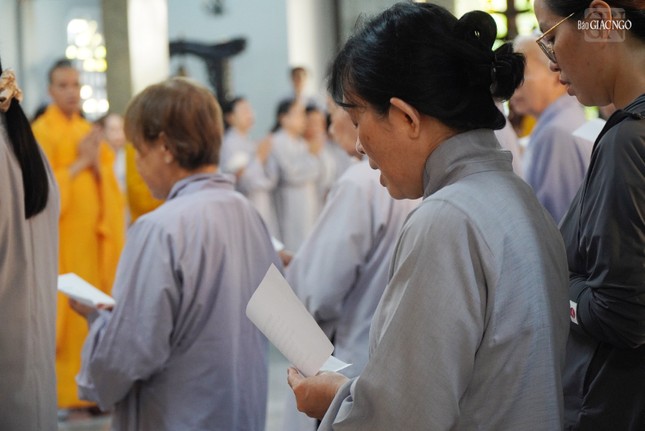 "...Ngũ trược chúng sanh đều rửa sạch/ Không còn sanh tử ở trần ai"