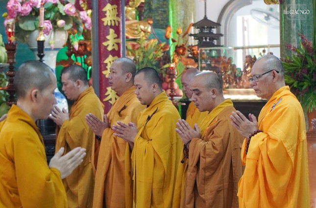 Chư Tăng chùa Huỳnh Kim tham dự buổi lễ