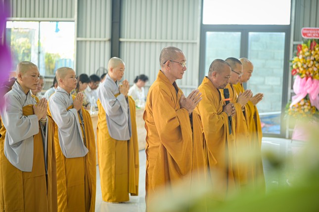 Thượng tọa Thích An Thường cùng Tăng Ni y giáo phụng hành những lời đạo từ của Thượng tọa chứng minh