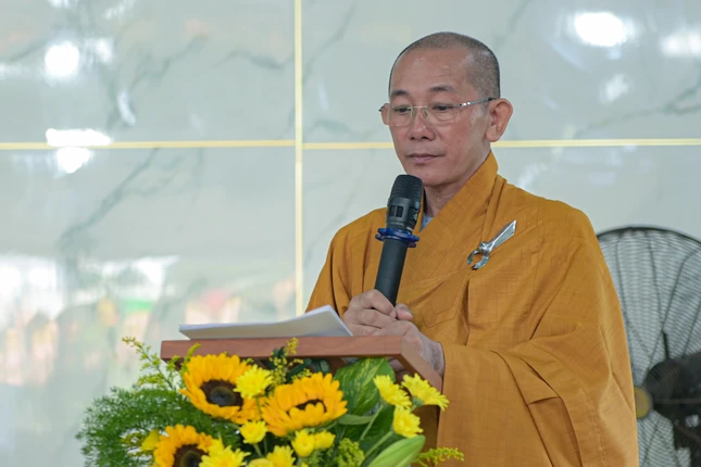 Thượng tọa Thích Tịnh Tâm thông qua danh sách Ban Tổ chức, Ban Chức sự Trường hạ Pháp Thành