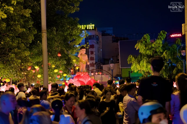 Trước đường Lê Văn Sỹ giao đường Trường Sa