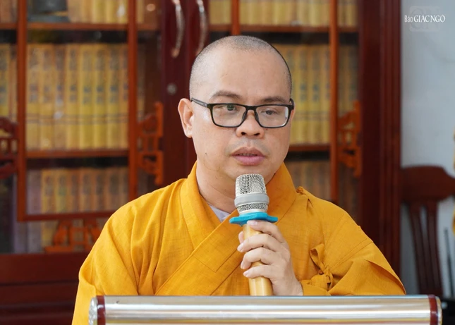 Đại đức Thích Thiện Châu báo cáo tóm tắt khóa An cư kiết hạ của Phật giáo quận Đại đức Thích Thiện Châu báo cáo tóm tắt khóa An cư kiết hạ của Phật giáo quận