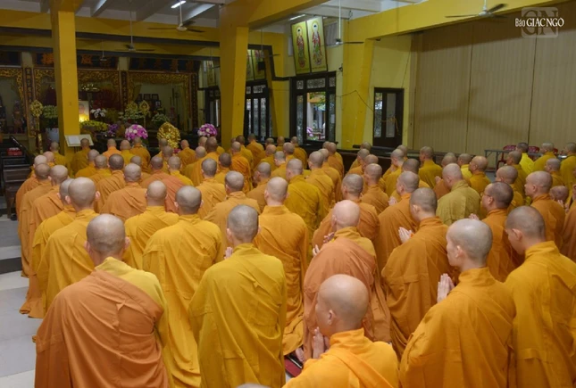 Trang nghiêm lễ tác bạch an cư