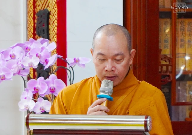 Thượng tọa Thích Thiện Bửu phát biểu khai mạc Thượng tọa Thích Thiện Bửu phát biểu khai mạc
