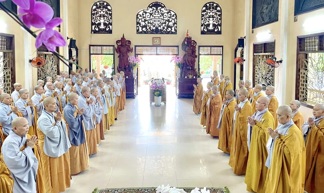 Trang nghiêm khóa lễ tại chùa Vĩnh Phước