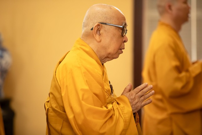 Trang nghiêm khóa lễ tại chánh điện