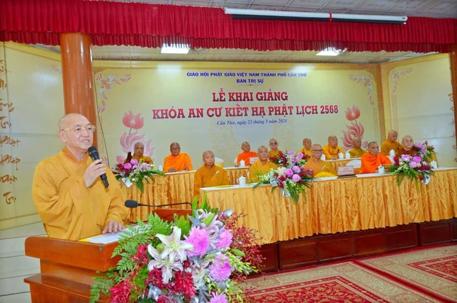 Thượng tọa Thích Bình Tâm phát biểu khai mạc Thượng tọa Thích Bình Tâm phát biểu khai mạc