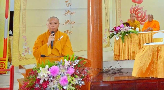 Đại đức Thích Thiện Hữu báo cáo sơ nét về khóa an cư Đại đức Thích Thiện Hữu báo cáo sơ nét về khóa an cư