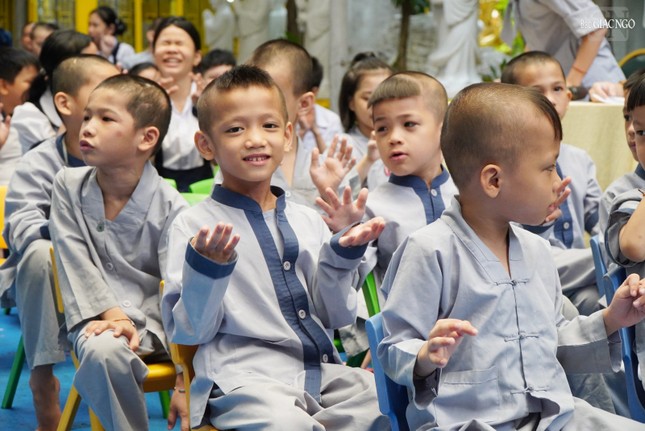 Các em Lớp phổ cập tại chùa Kỳ Quang II