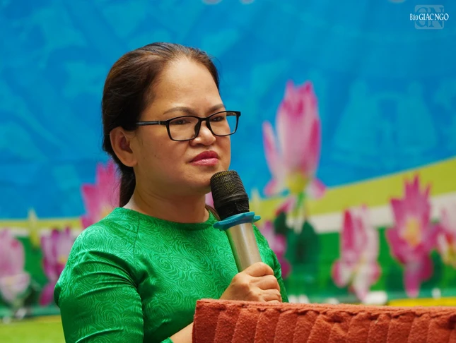 Bà Nguyễn Thị Kim Phượng, Hiệu trưởng Trường Tiểu học Trần Quang Khai phát biểu