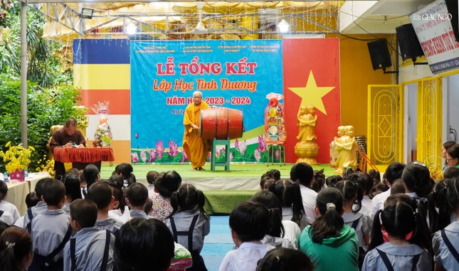 Bế giảng năm học 2023-2024 tại Lớp Phổ cập Trường Tiểu học Trần Quang Khải - chùa Kỳ Quang II, Q.Gò Vấp, TP.HCM