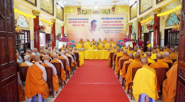 Quang cảnh buổi thăm, cúng dường trường hạ tại chùa Hòa Long (TP.Cao Lãnh, tỉnh Đồng Tháp)