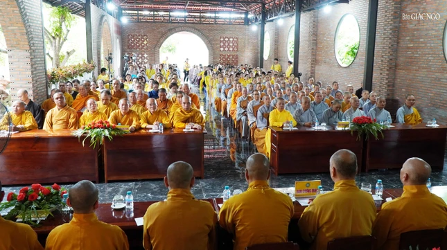 Tăng Ni và Phật tử tỉnh Hậu Giang