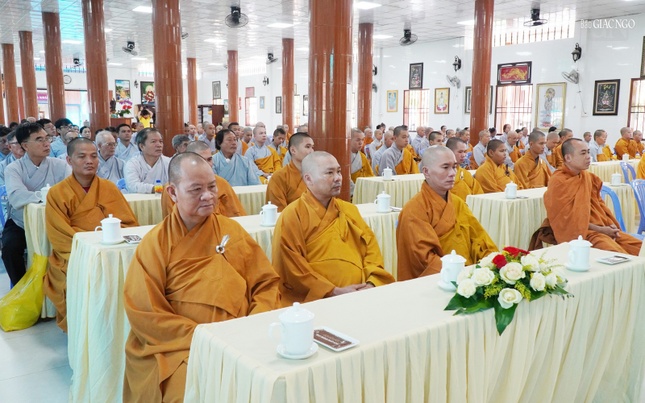 Chư Tăng và Phật tử