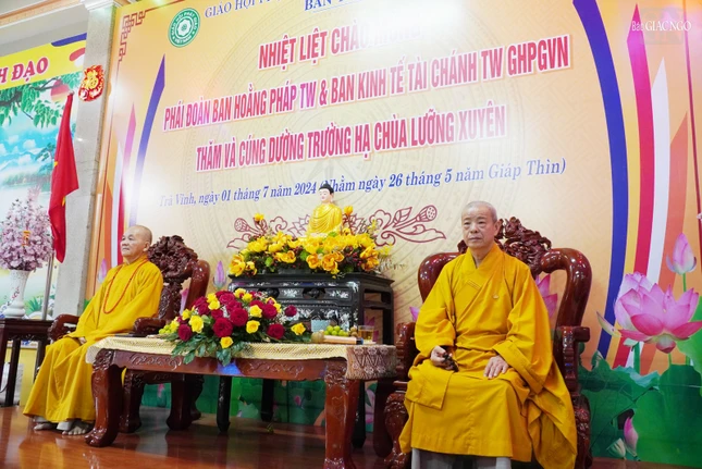 Đoàn Ban Hoằng pháp và Ban Kinh tế - Tài chính T.Ư thăm, cúng dường trường hạ tại tỉnh Trà Vinh