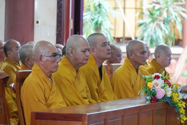 Chư Tăng tham dự