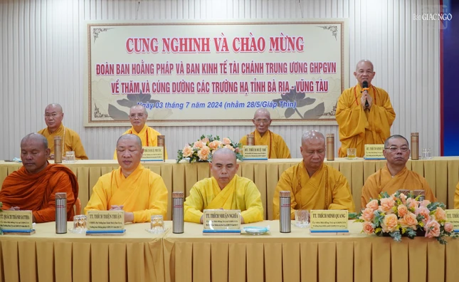 Hòa thượng Thích Minh Thiện phát biểu tại buổi thăm