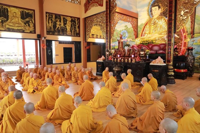 Trang nghiêm lễ Bố-tát tại chùa Hưng Phước