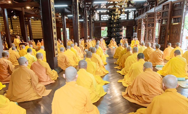 Lễ Bố-tát của chư Tăng Phật giáo Bắc tông Lễ Bố-tát của chư Tăng Phật giáo Bắc tông