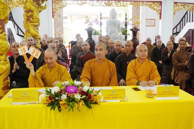 Sau mỗi phần diễn giảng của thí sinh, Ban Giám khảo sẽ công bố điểm trực tiếp