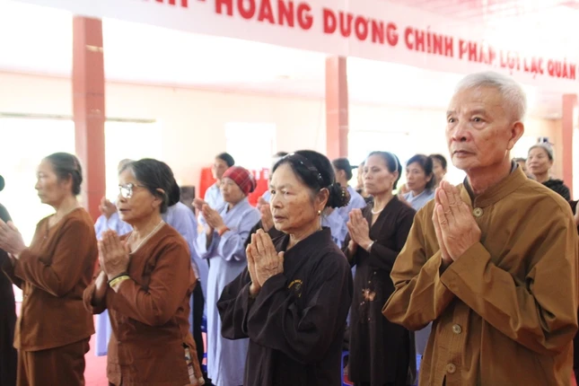 Phật tử tham dự Phật tử tham dự