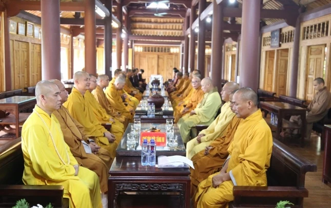 Chư tôn đức Ban Trị sự Phật giáo tỉnh và hành giả an cư trường hạ chùa Thiên Ân (Hà Giang) đón tiếp đoàn Chư tôn đức Ban Trị sự Phật giáo tỉnh và hành giả an cư trường hạ chùa Thiên Ân (Hà Giang) đón tiếp đoàn