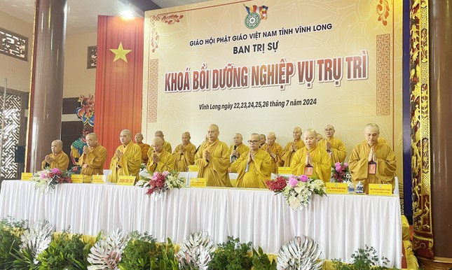 Khóa bồi dưỡng nghiệp vụ trụ trì diễn ra tại chùa Phật Ngọc Xá Lợi Vĩnh Long Khóa bồi dưỡng nghiệp vụ trụ trì diễn ra tại chùa Phật Ngọc Xá Lợi Vĩnh Long