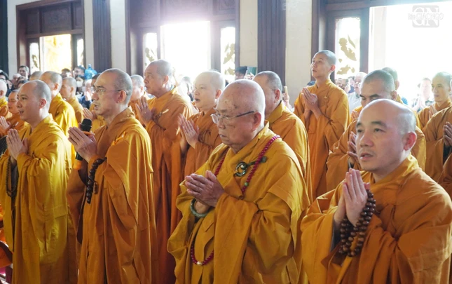 Khóa lễ tụng kinh, niệm Phật