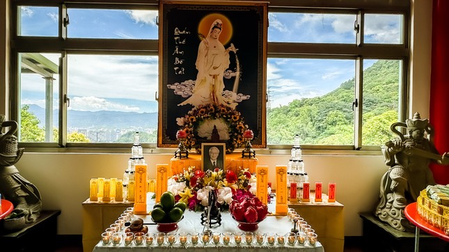 Di ảnh Tổng Bí thư Nguyễn Phú Trọng tại chùa Linh Ẩn