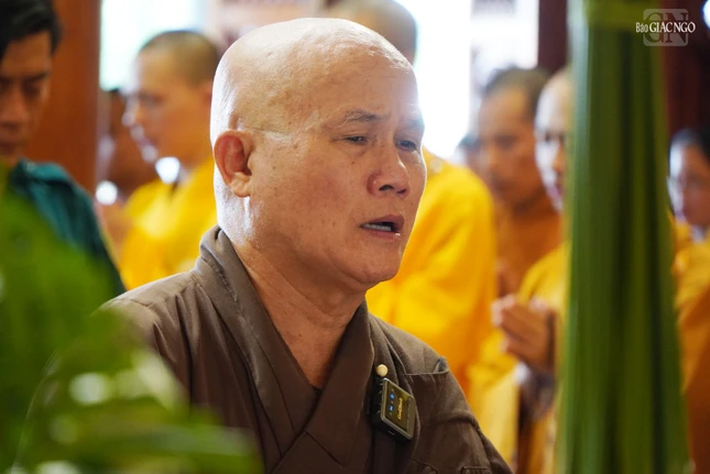 Thượng tọa Thích Giác Dũng xúc động tiễn biệt trước Anh linh Tổng Bí thư Nguyễn Phú Trọng về đất mẹ "Muôn triệu con tim bàng hoàng, thổn thức, trời người tiếc thương, sơn hà bi lệ"