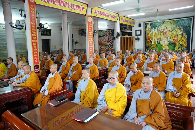 Năm nay, Phật giáo tỉnh có trường hạ chùa Đông Thuần với 152 vị và tại chùa Đống Cao là 242 vị. Tại hai hạ trường triển khai Bộ kinh Lăng Nghiêm chính mạch và chia làm 3 năm - Ảnh: Diệu Tường