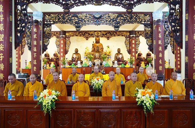 Đoàn chư tôn đức GHPGVN, Ban Hoằng pháp T.Ư và Ban Kinh tế - Tài chính T.Ư thăm cúng dường tại trường hạ Trúc Lâm Thiên Trường (tỉnh Nam Định) ngày 27-7 - Ảnh: Diệu Tường