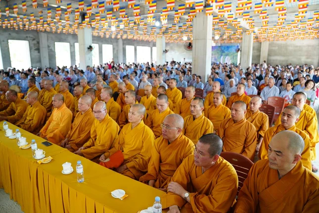 Phật giáo Hà Tĩnh có 115 hành giả an cư tại 3 điểm: Trường hạ Trung tâm Văn hóa Phật giáo tỉnh, trường hạ chùa Cảm Sơn (TP.Hà Tĩnh) và trường hạ thiền viện Trúc Lâm Hồng Lĩnh (H.Nghi Xuân) - Ảnh: Diệu Tường