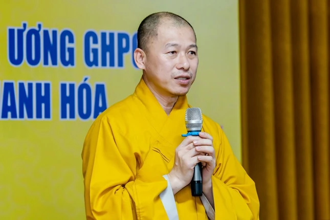 Thượng tọa Thích Minh Nhẫn, Phó ban kiêm Chánh Thư ký Ban Hoằng pháp T.Ư chia sẻ về truyền thông trong công tác hoằng pháp - Ảnh: Ban TT-TT Phật giáo tỉnh Thanh Hóa