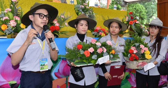 Các tác phẩm đều hướng về chủ đề ca ngợi đạo pháp, ca ngợi tình lam cao đẹp, đề cao đức tính biết ơn - Ảnh: TT trại Lục Hòa III