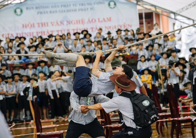 Trò chơi liên hoàn - Ảnh: TT trại Lục Hòa III