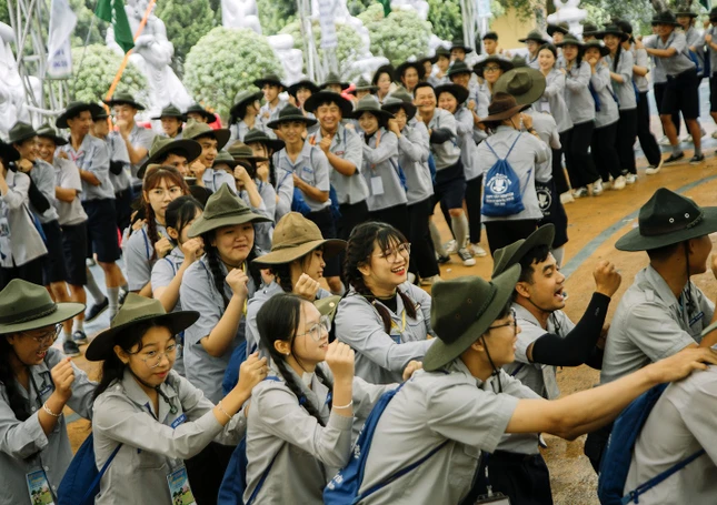 Kết thân - Ảnh: TT trại Lục Hòa III