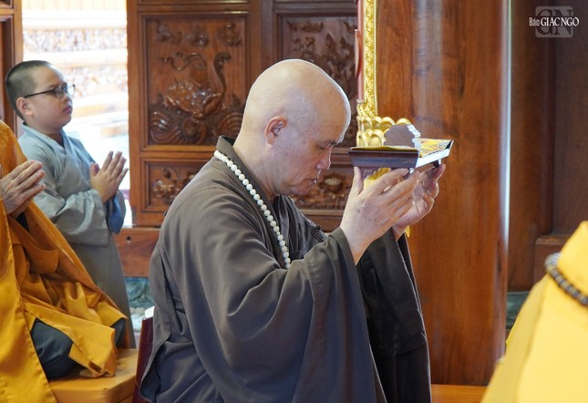 Thượng tọa Thích Giác Dũng, trụ trì tu viện Vĩnh Nghiêm