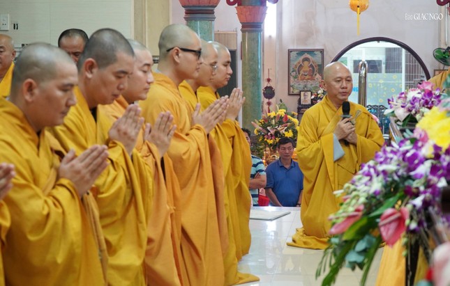 Thượng tọa Thích Tắc Bạch tác bạch cảm tạ