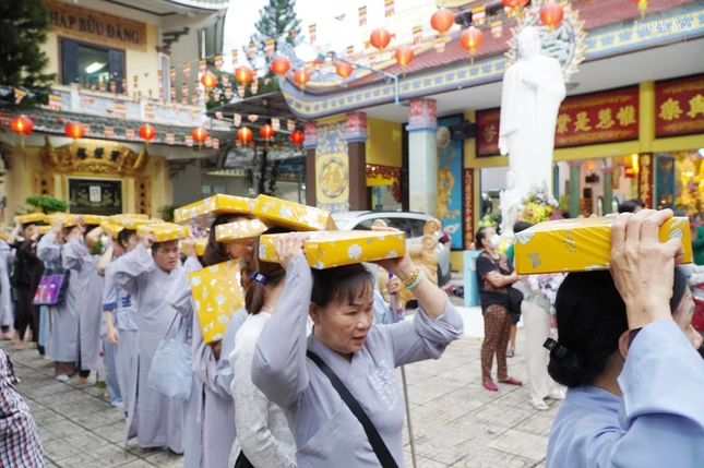 Trang nghiêm trong bài sám Vu lan